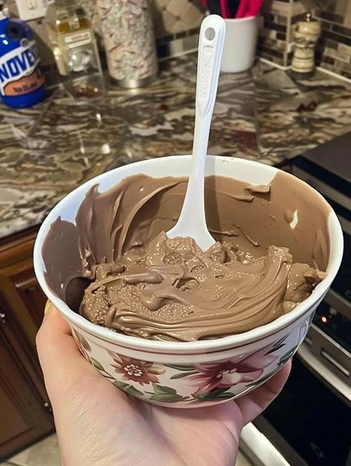 Chocolate peanut butter whipped cream topping for desserts