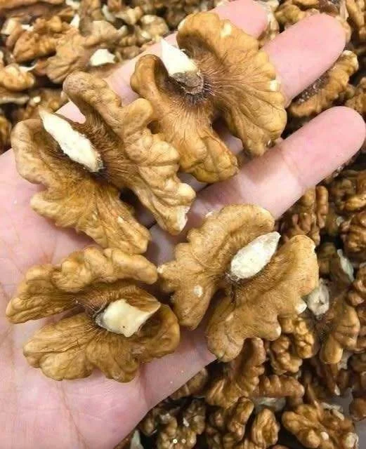 Health effects of eating walnuts, benefits for heart and well-being.
