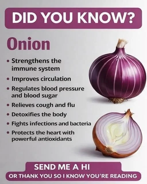 A bunch of fresh onions representing the health benefits of onions.