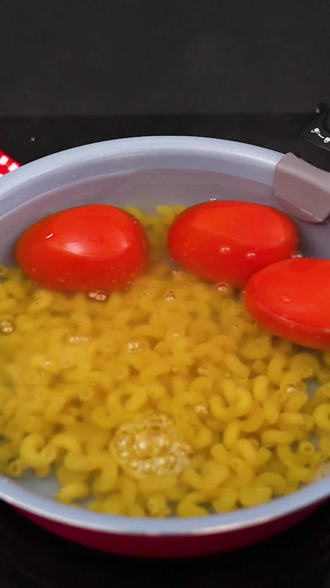 Tecniche per cucinare pasta perfettamente in ogni occasione.