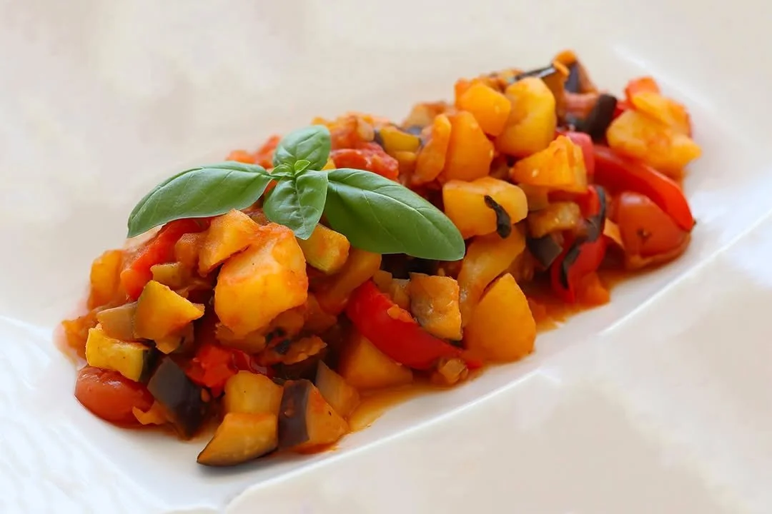 Piatto tipico de Le Canazzo con ingredienti freschi e autentici.