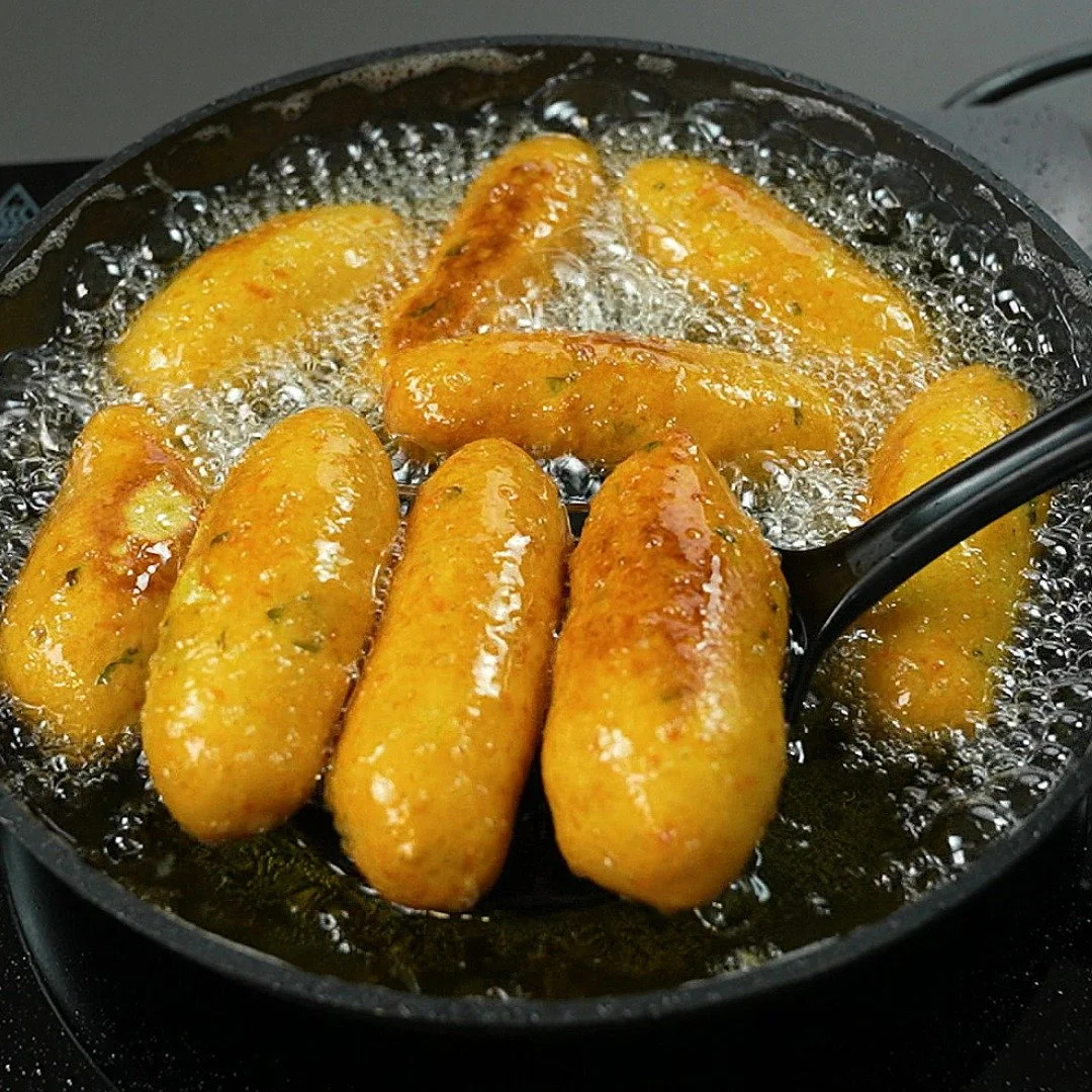 Patate al Forno croccanti e dorate, perfette per accompagnare ogni piatto.