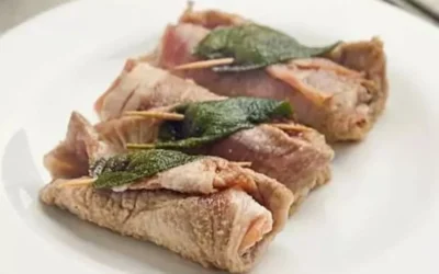 Saltimbocca alla Romana, un tradizionale piatto italiano di carne con prosciutto e salvia.