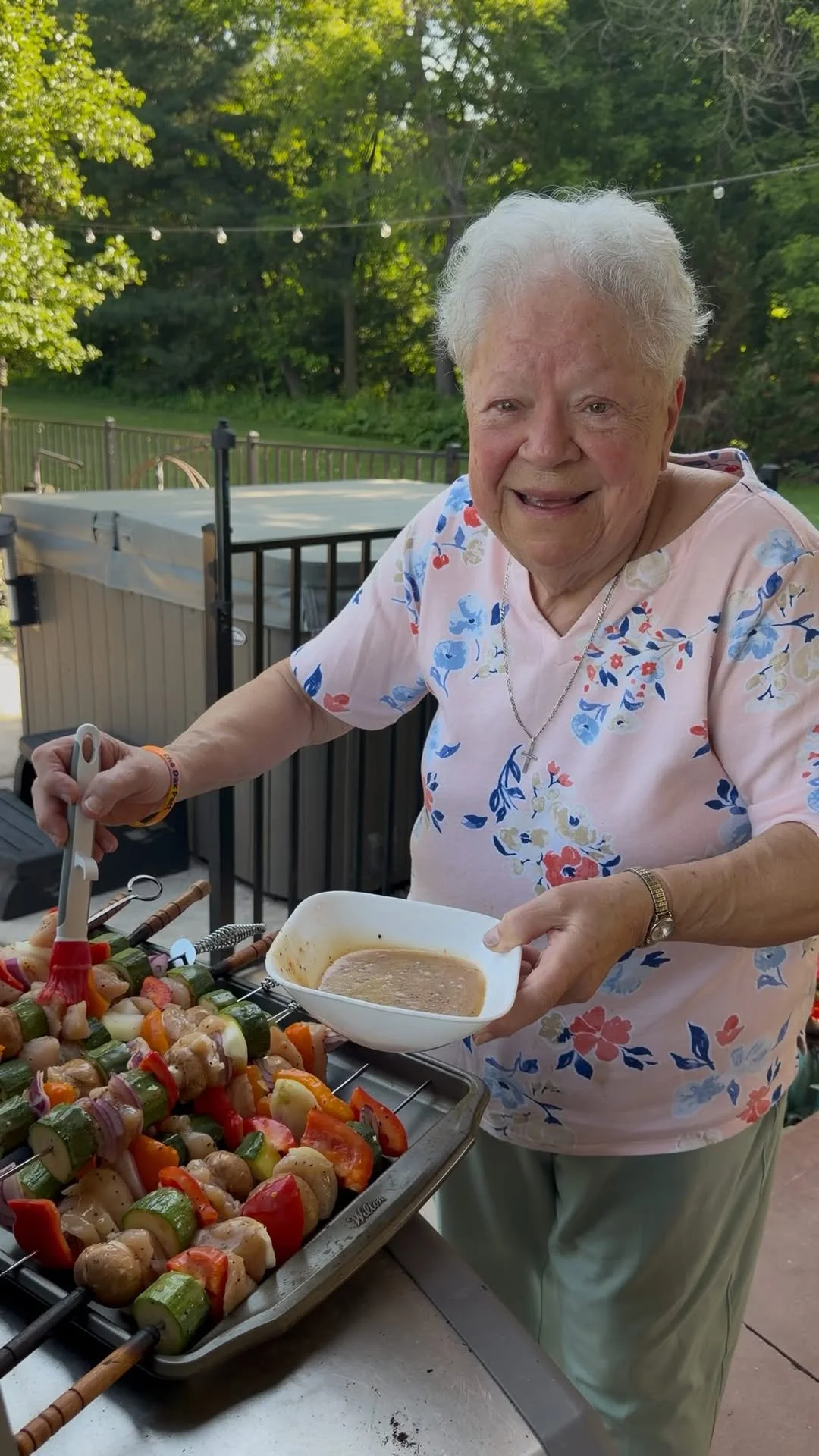 Shish Kebabs di Nonna preparati con ingredienti freschi e ricetta tradizionale