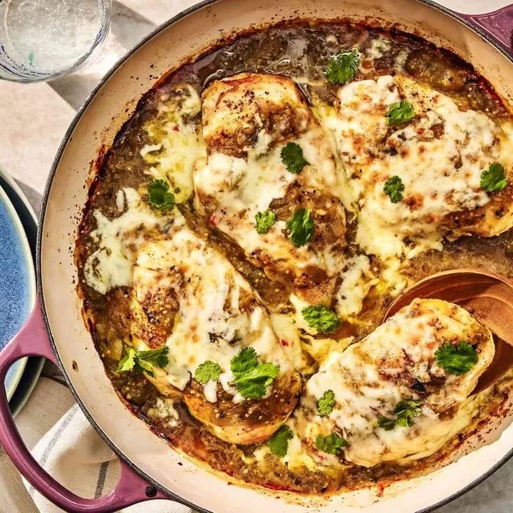 Three-Ingredient Salsa Verde Chicken ready to serve